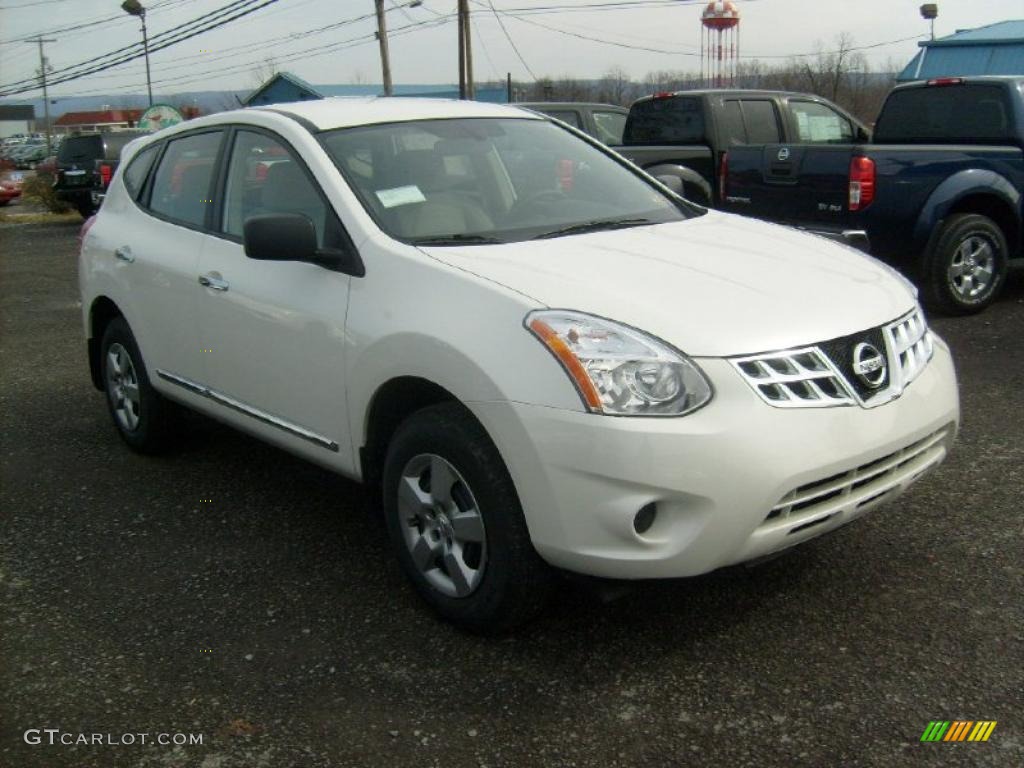 2011 Rogue S AWD - Pearl White / Gray photo #9