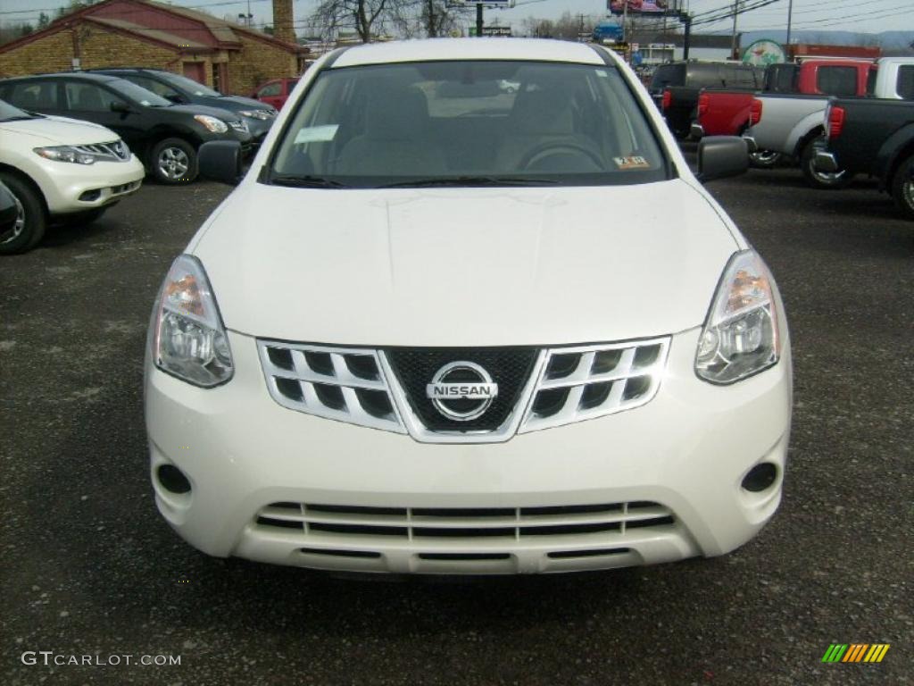 2011 Rogue S AWD - Pearl White / Gray photo #10