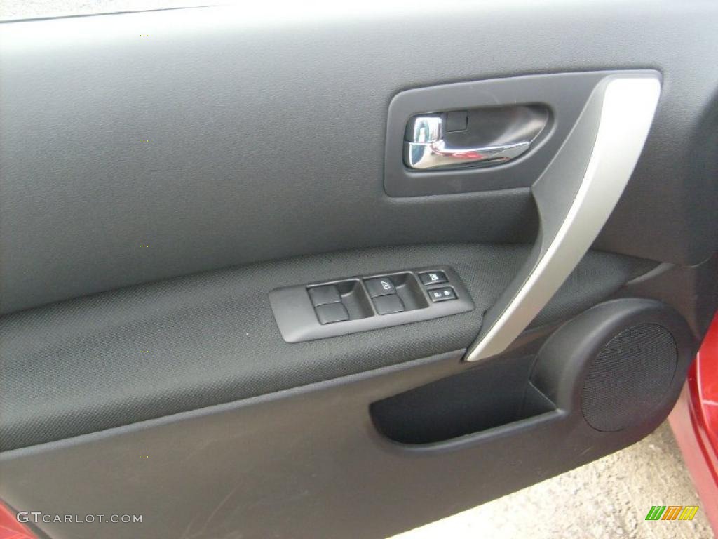 2011 Rogue SV AWD - Cayenne Red / Black photo #13