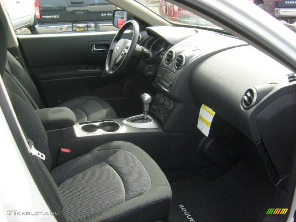 2011 Rogue SV AWD - Pearl White / Black photo #18