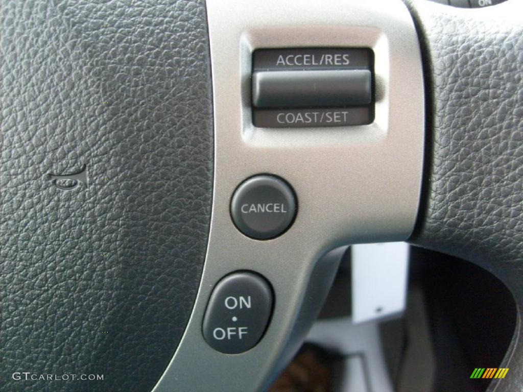 2011 Rogue S AWD - Pearl White / Gray photo #17