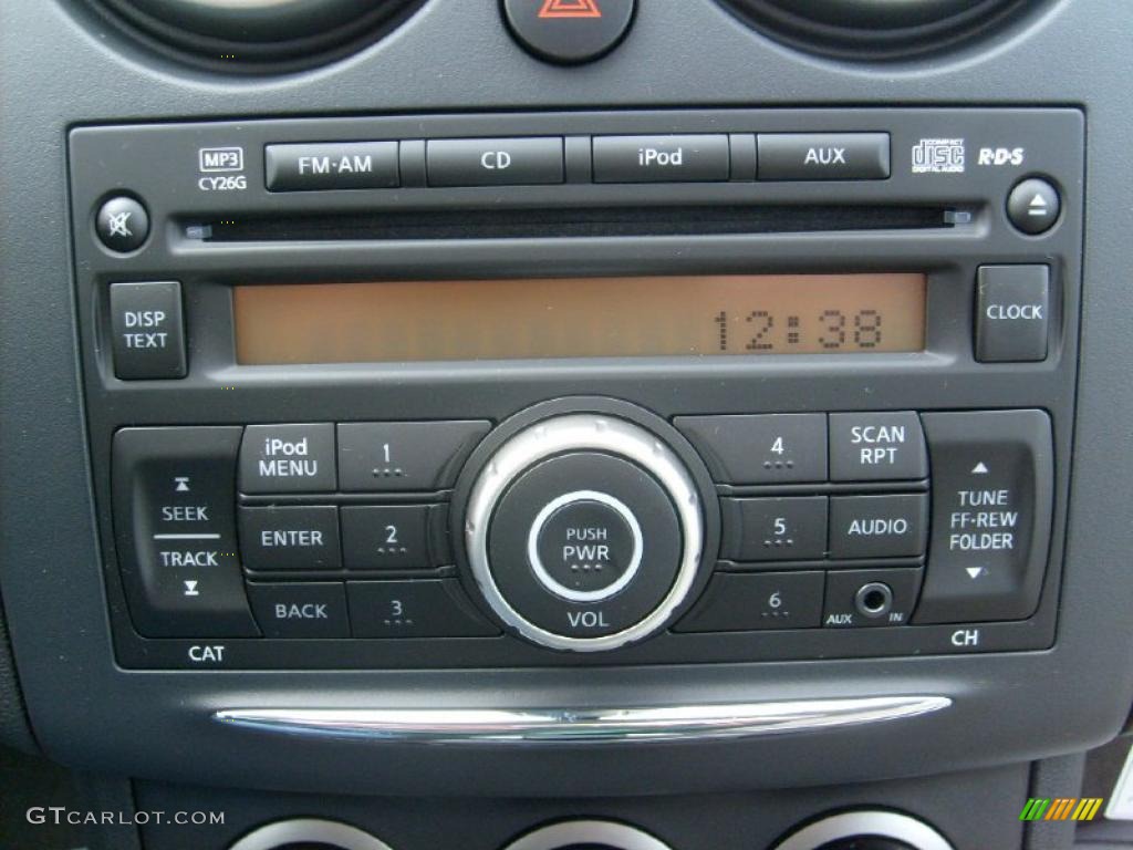 2011 Rogue S AWD - Pearl White / Gray photo #18
