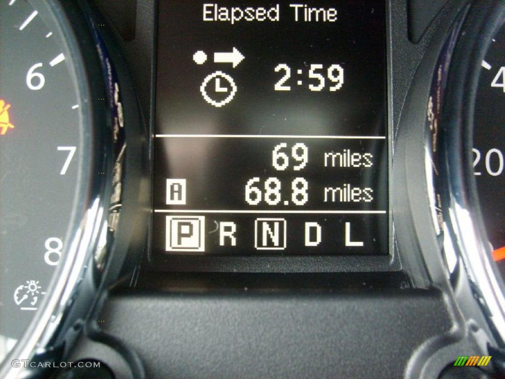 2011 Rogue S AWD - Pearl White / Gray photo #20