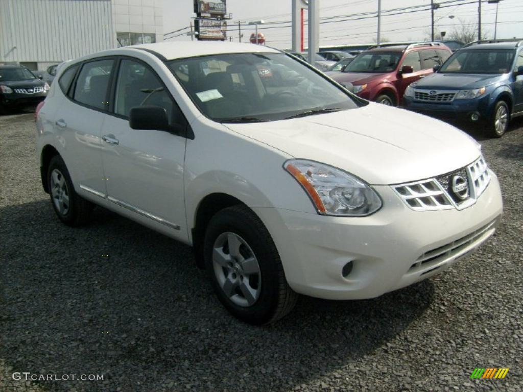 2011 Rogue S AWD - Pearl White / Black photo #10