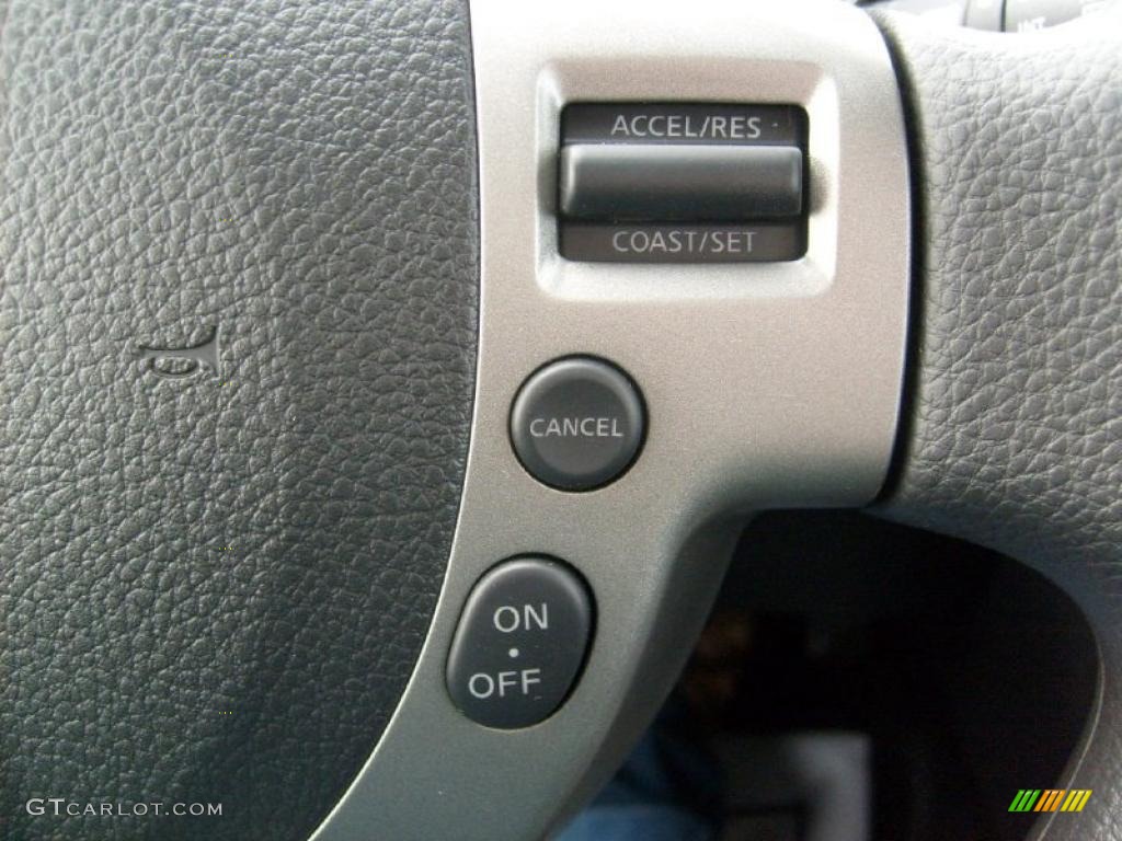 2011 Rogue SV AWD - Cayenne Red / Black photo #18