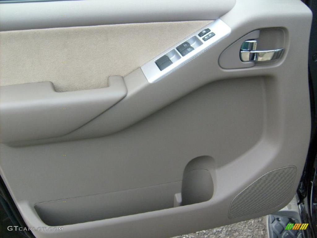 2011 Nissan Pathfinder SV 4x4 Cafe Latte Door Panel Photo #46023745