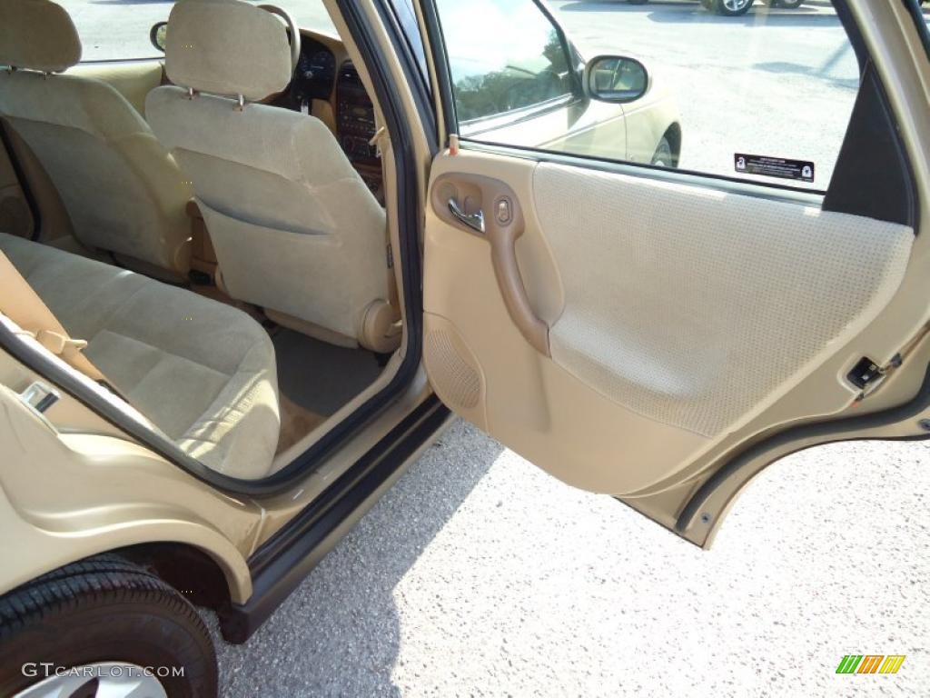 2001 L Series L200 Sedan - Medium Gold / Tan photo #15