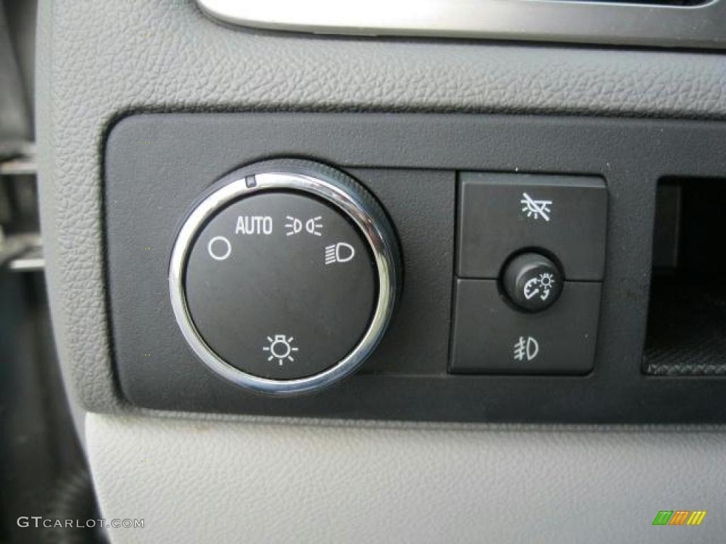 2007 Chevrolet Silverado 1500 LTZ Crew Cab Controls Photos