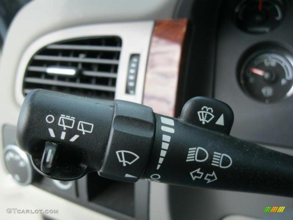 2009 GMC Yukon Hybrid Controls Photo #46026499