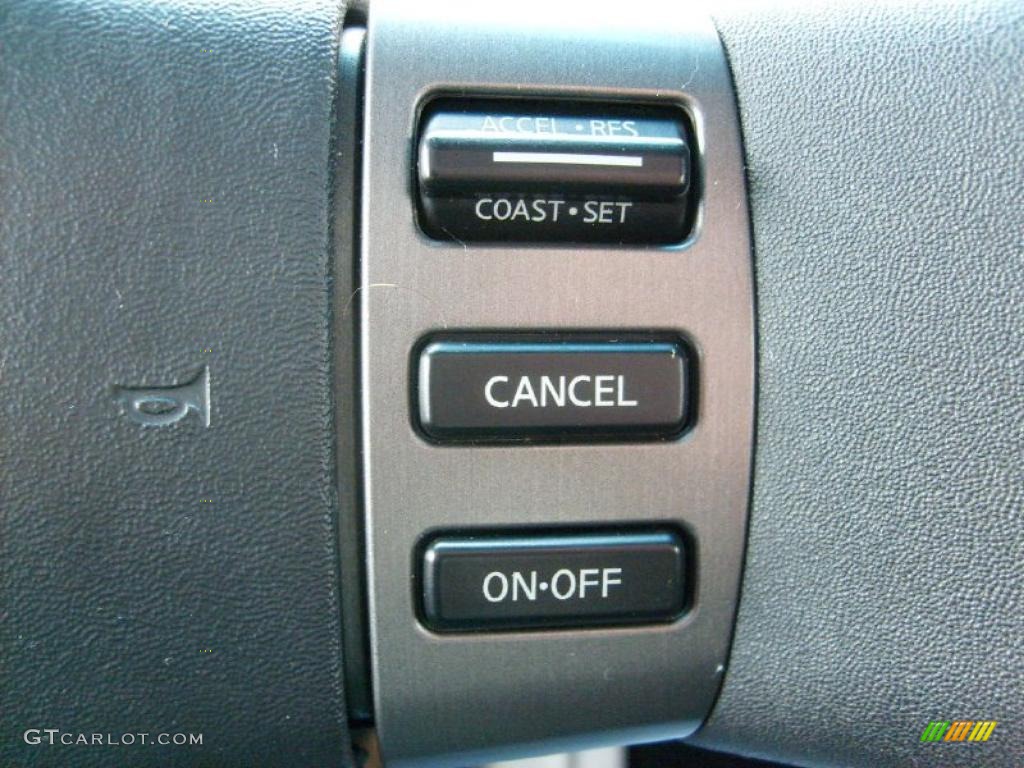 2008 Nissan Titan SE Crew Cab 4x4 Controls Photo #46026892