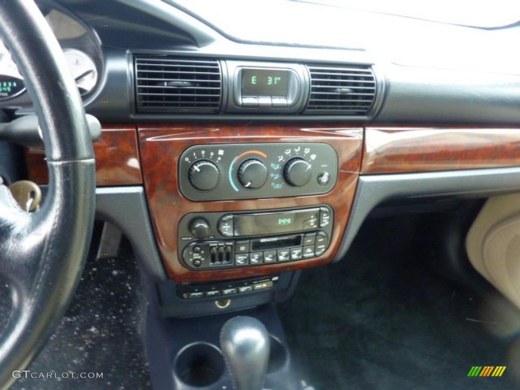 2002 Chrysler Sebring Limited Convertible Controls Photo #46027435
