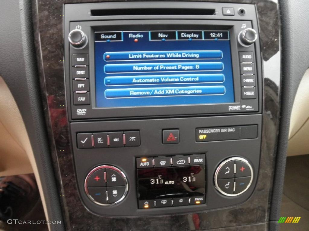 2011 GMC Acadia Denali AWD Controls Photo #46029850