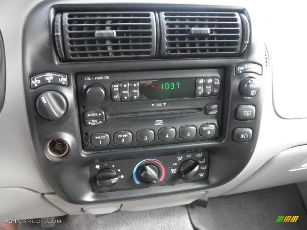 2000 Explorer XLS 4x4 - Black / Medium Graphite photo #7