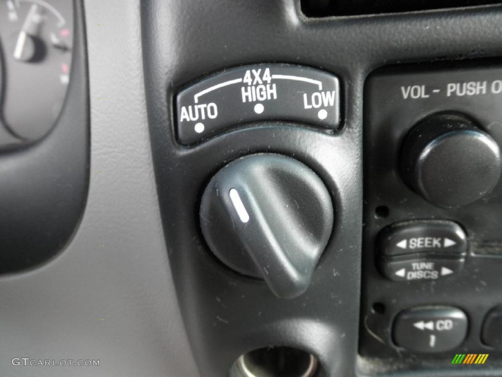 2000 Ford Explorer XLS 4x4 Controls Photo #46029871