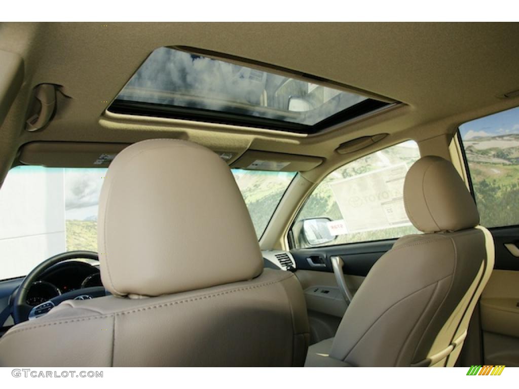 2011 Toyota Highlander SE 4WD Sunroof Photos