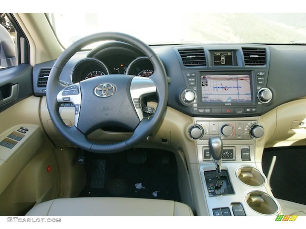 2011 Toyota Highlander SE 4WD Sand Beige Dashboard Photo #46032609