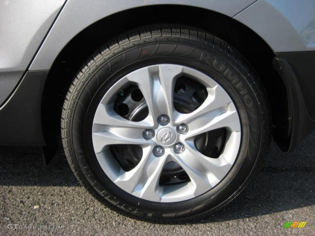 2011 Hyundai Tucson GL Wheel Photo #46033464