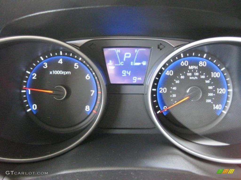 2011 Hyundai Tucson GL Gauges Photo #46033701