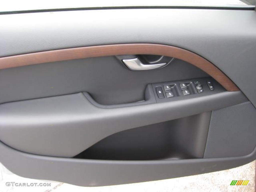 2011 Volvo XC70 3.2 AWD Off Black Door Panel Photo #46034226
