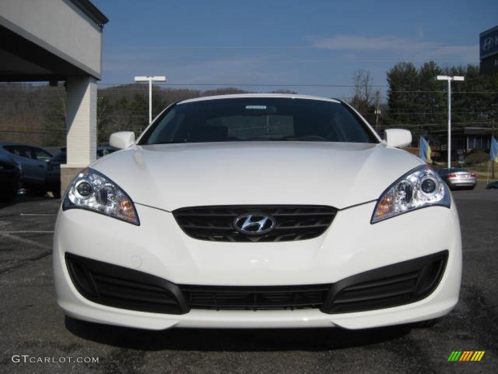 Karussell White 2011 Hyundai Genesis Coupe 2.0T Exterior Photo #46034358