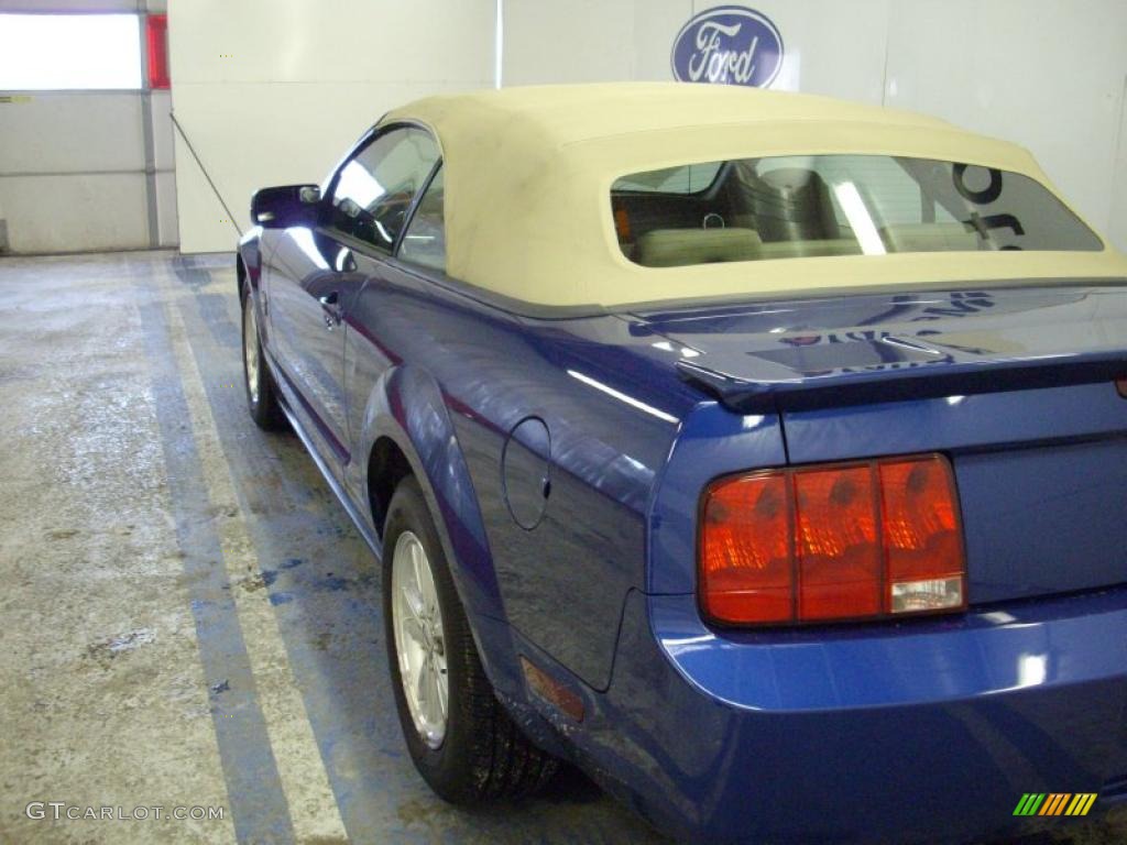 2009 Mustang V6 Convertible - Vista Blue Metallic / Medium Parchment photo #5