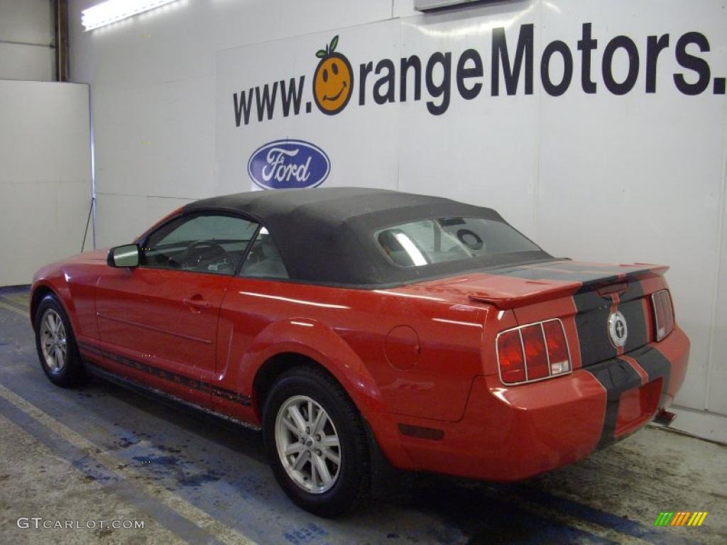 2008 Mustang V6 Deluxe Convertible - Torch Red / Light Graphite photo #5