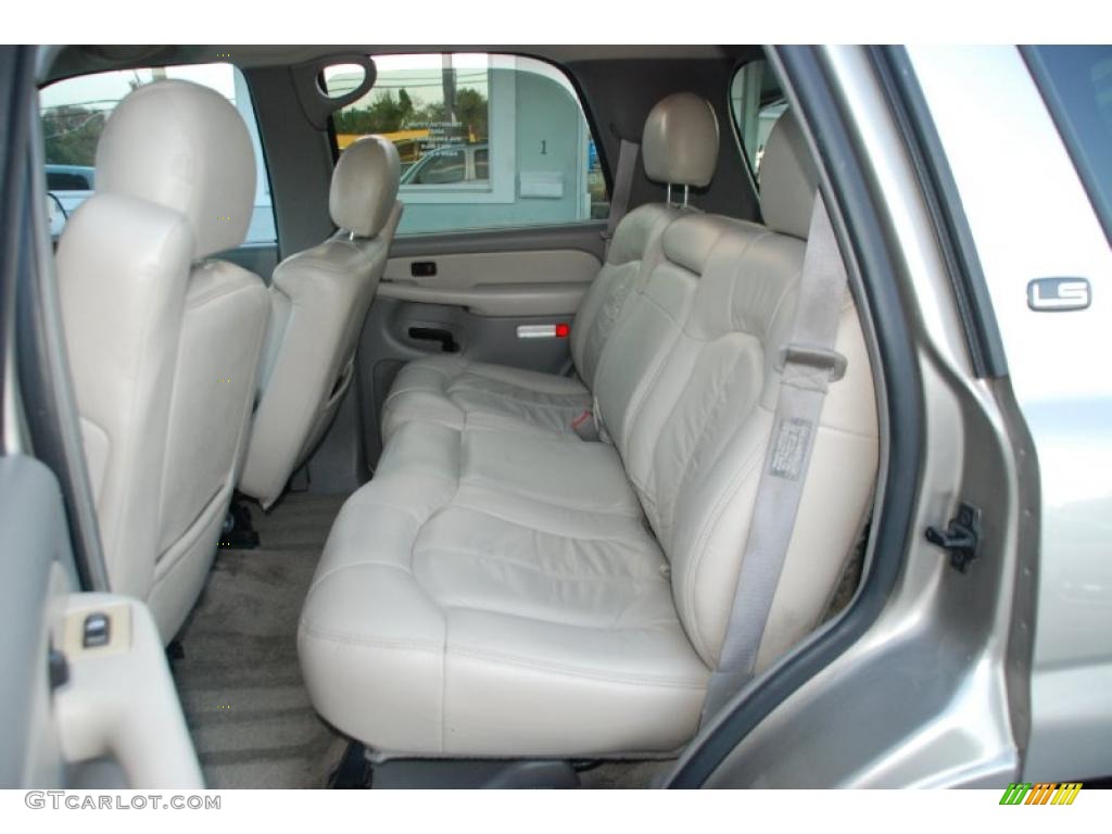 Tan/Neutral Interior 2001 Chevrolet Tahoe LS Photo #46036119