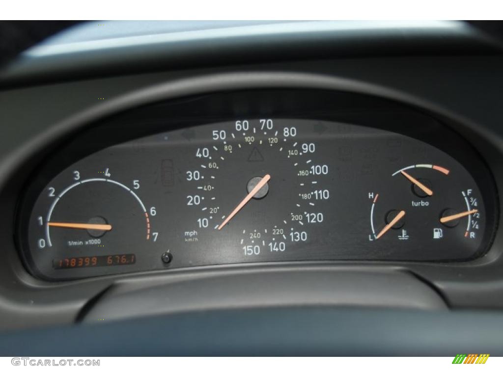 1999 Saab 9-3 Sedan Gauges Photo #46036140