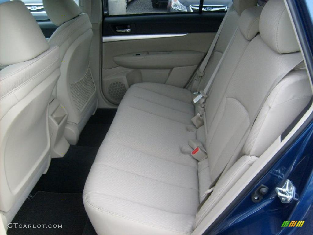 Warm Ivory Interior 2011 Subaru Outback 2.5i Premium Wagon Photo #46036577