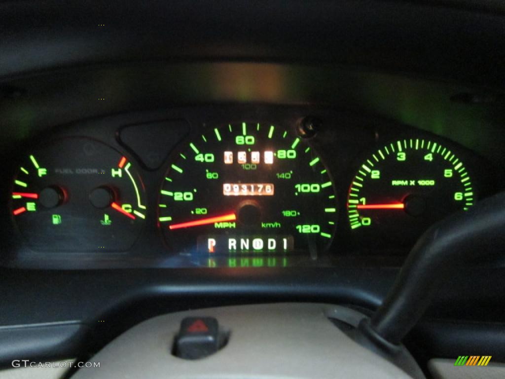 2001 Ford Taurus SE Gauges Photo #46039297