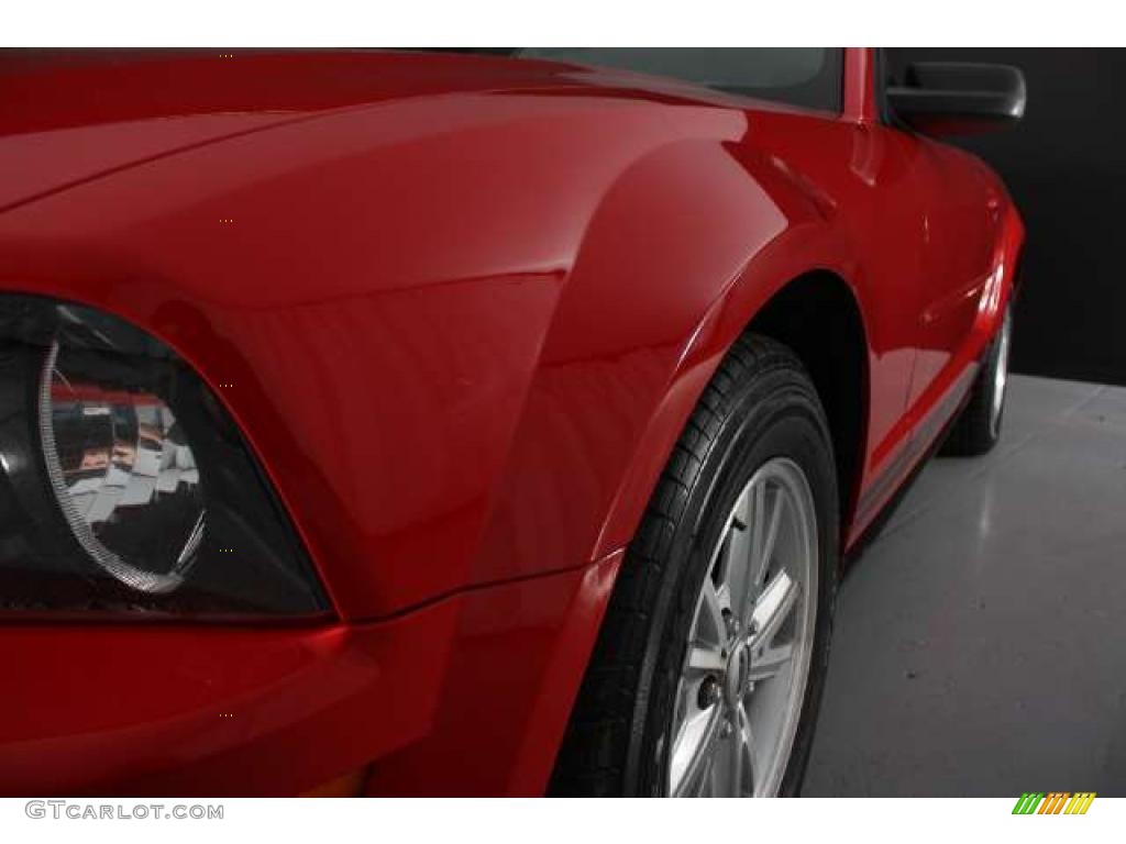 2007 Mustang V6 Premium Convertible - Torch Red / Medium Parchment photo #24
