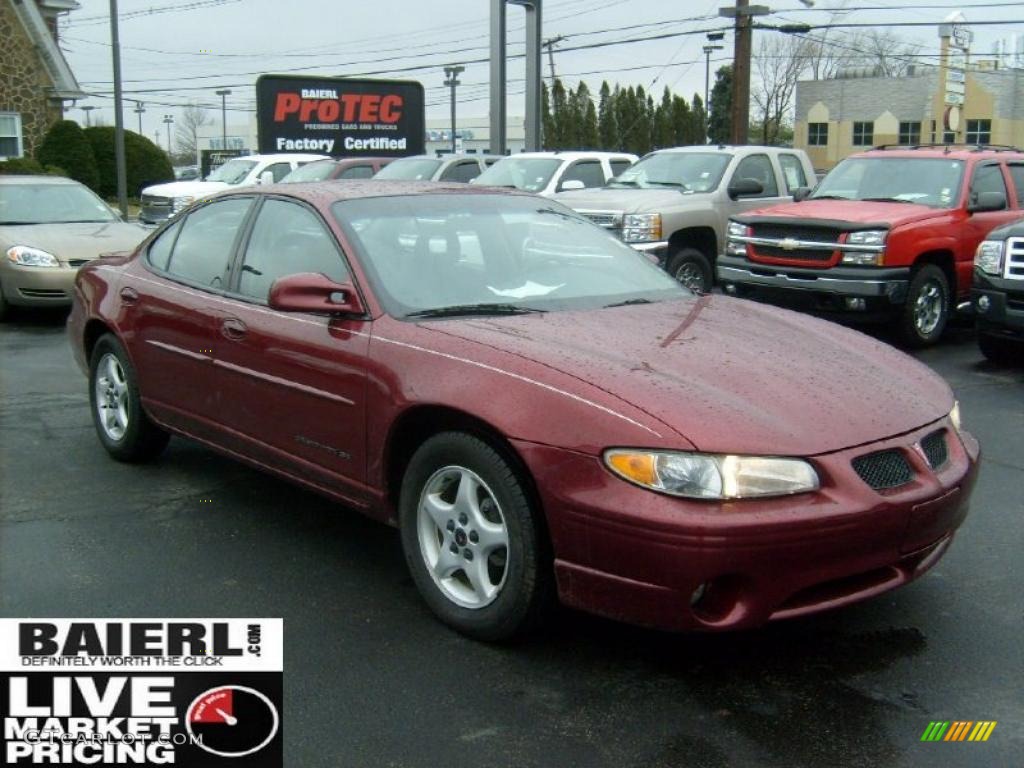 2001 Grand Prix SE Sedan - Redfire Metallic / Graphite photo #1