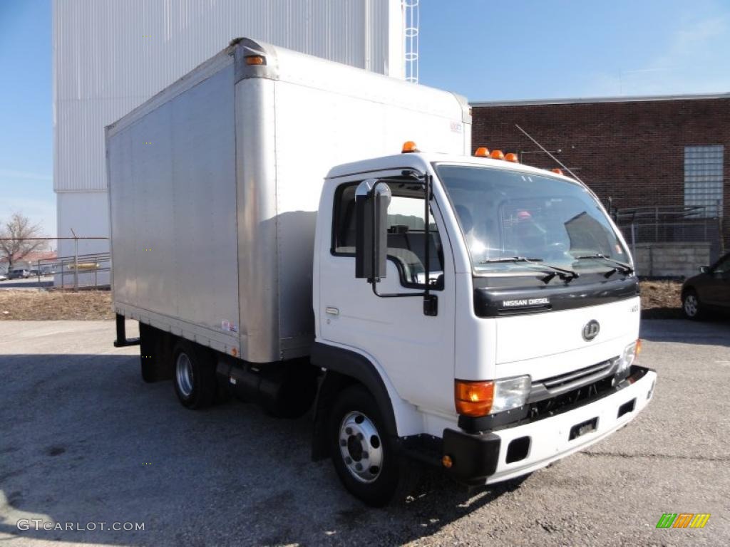 2004 Nissan Diesel UD 1400 Moving Truck Exterior Photos