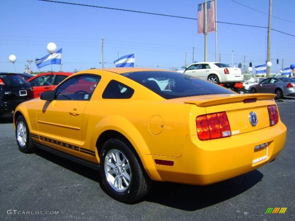 2008 Mustang V6 Deluxe Coupe - Grabber Orange / Dark Charcoal photo #5