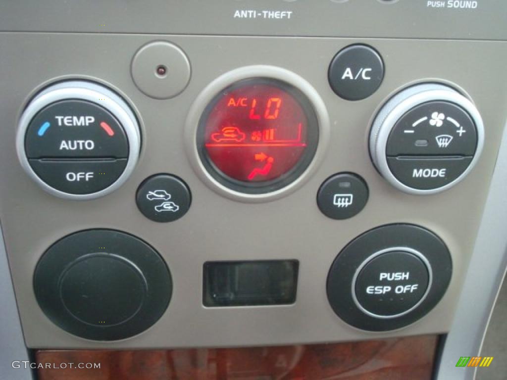 2009 Suzuki Grand Vitara Luxury Controls Photo #46043153