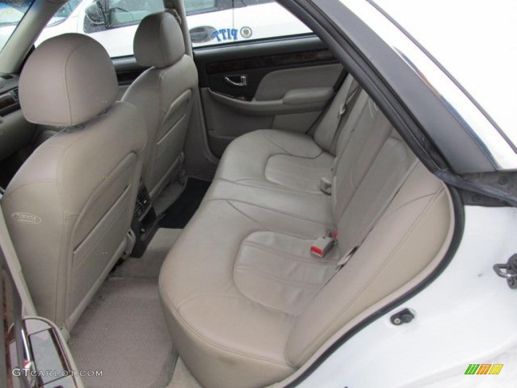 2001 XG300 L Sedan - Nordic White / Beige photo #6