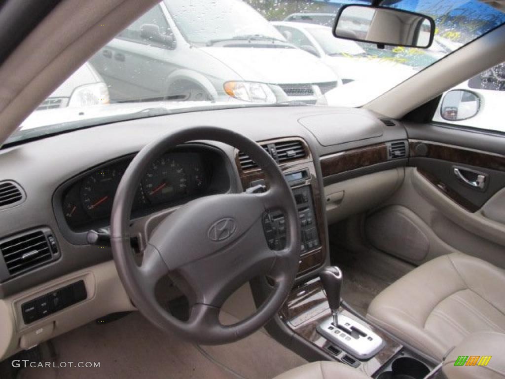 2001 XG300 L Sedan - Nordic White / Beige photo #8