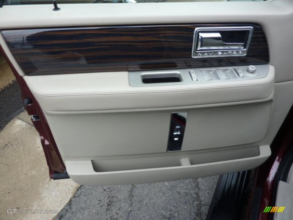2010 Lincoln Navigator 4x4 Stone Door Panel Photo #46045457
