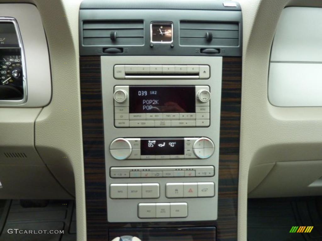 2010 Lincoln Navigator 4x4 Controls Photo #46045505