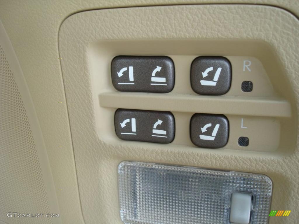 2010 Lexus LX 570 Controls Photo #46046325