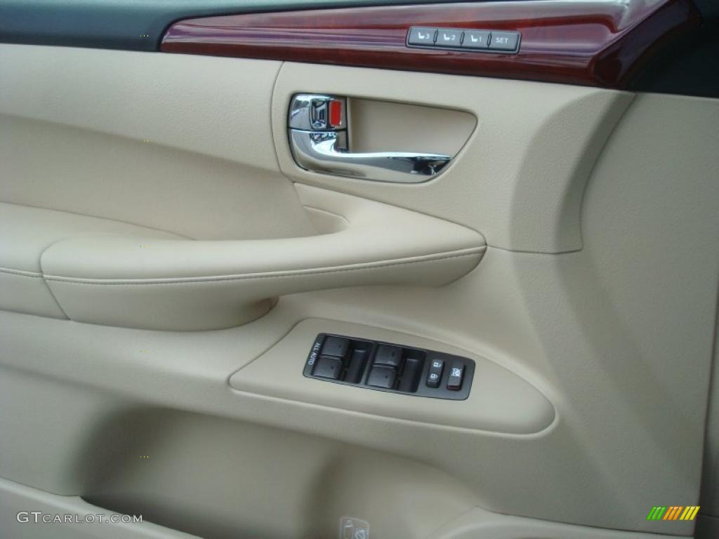 2010 Lexus LX 570 Cashmere Door Panel Photo #46046387
