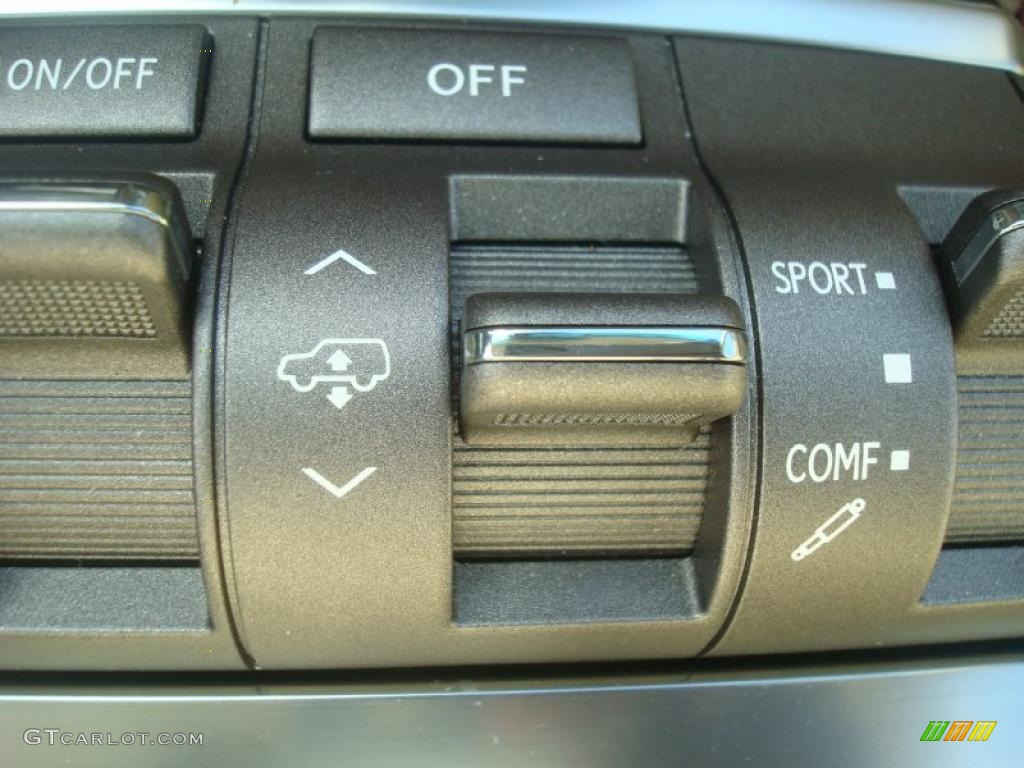 2010 Lexus LX 570 Controls Photo #46046429