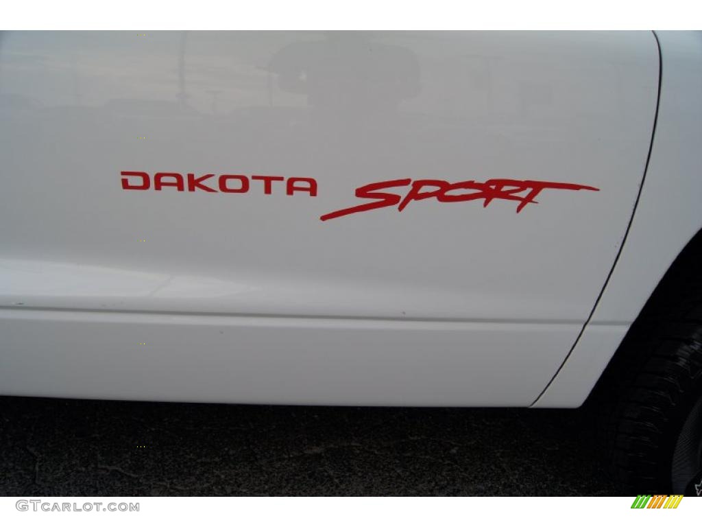 1999 Dodge Dakota Sport Regular Cab Marks and Logos Photos