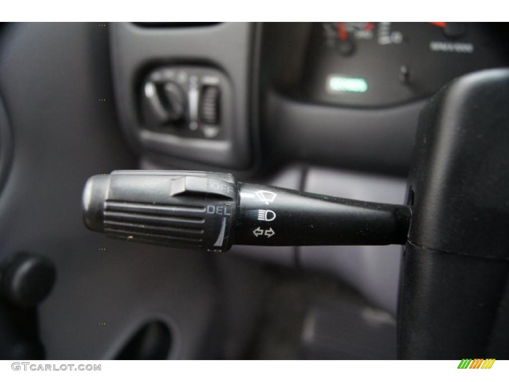 1999 Dodge Dakota Sport Regular Cab Controls Photo #46047077