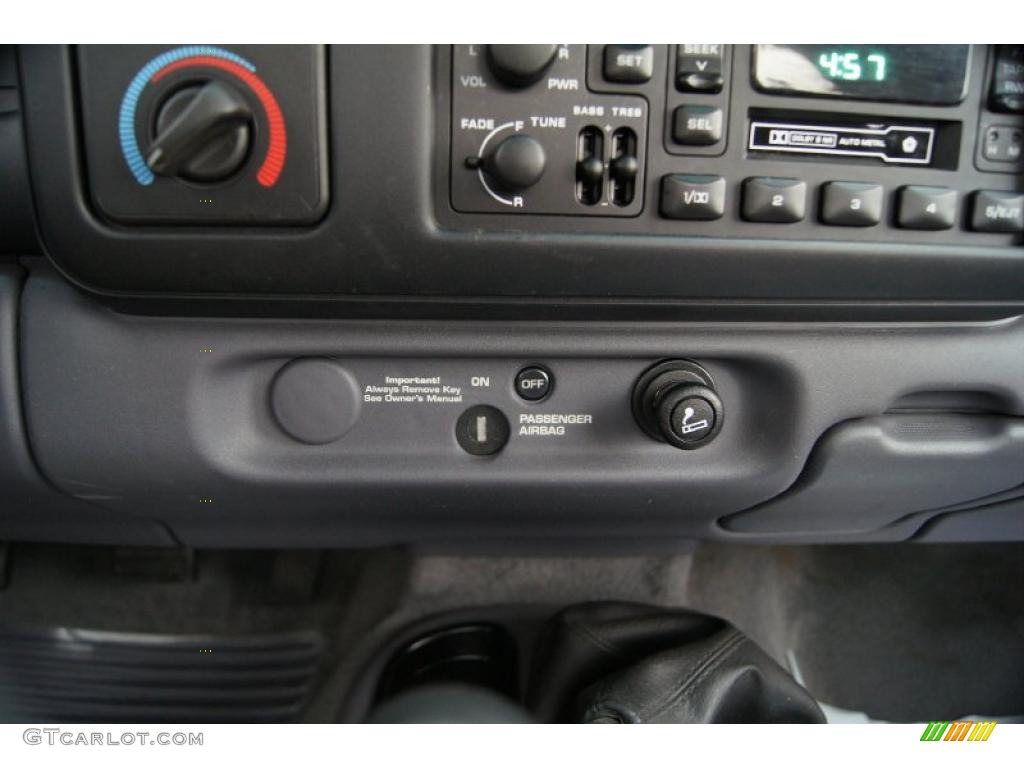 1999 Dodge Dakota Sport Regular Cab Controls Photo #46047149