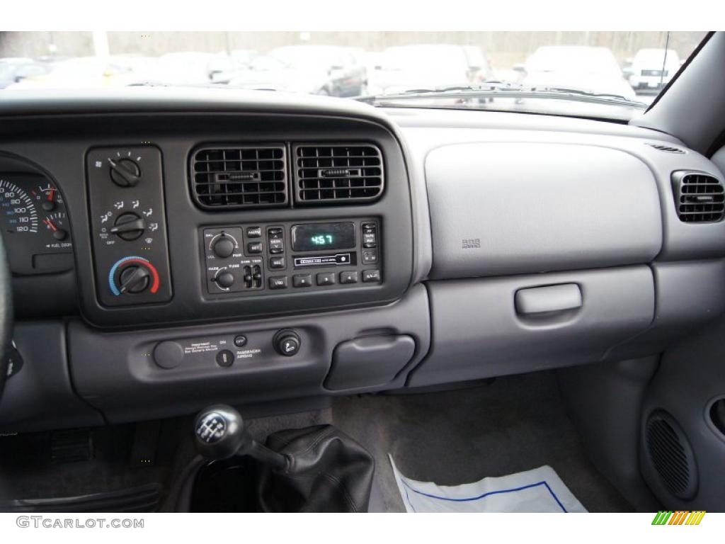1999 Dodge Dakota Sport Regular Cab Controls Photo #46047164