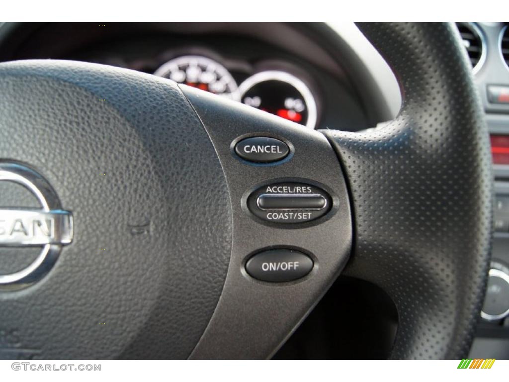 2010 Nissan Altima 2.5 S Controls Photo #46047170