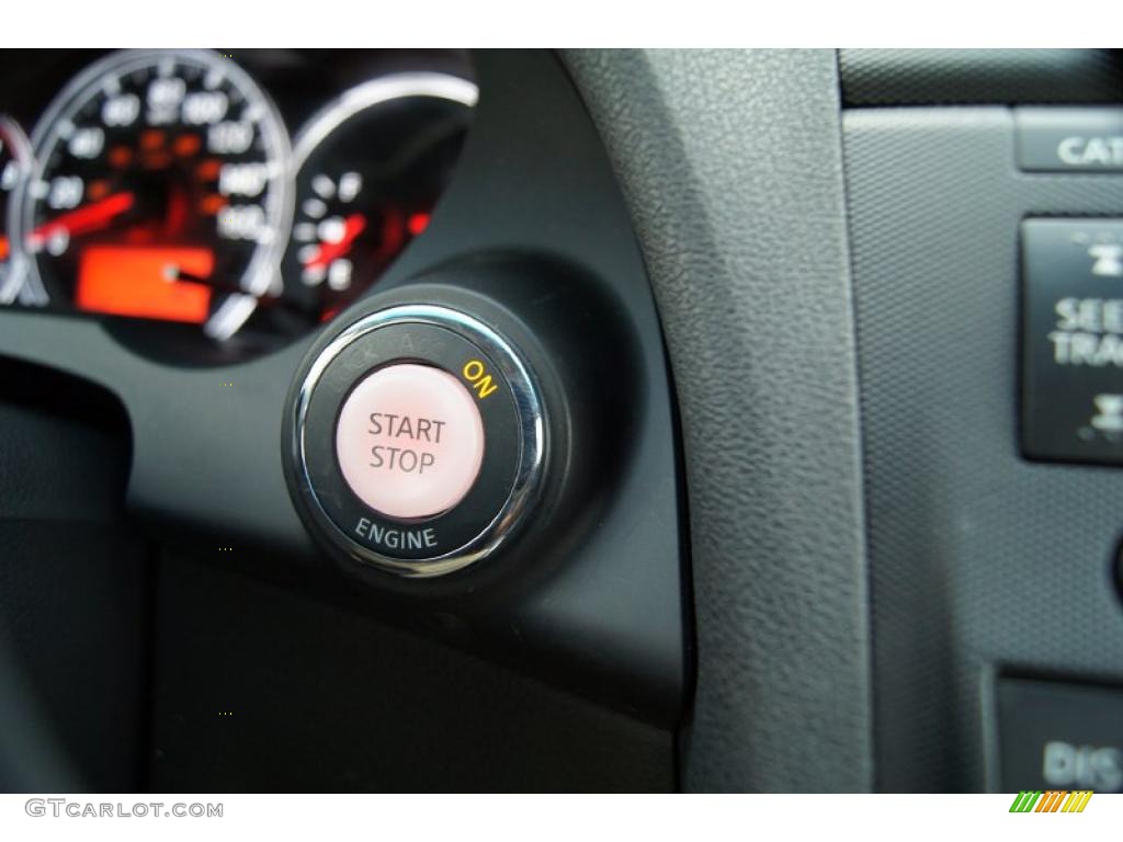 2010 Nissan Altima 2.5 S Controls Photo #46047182