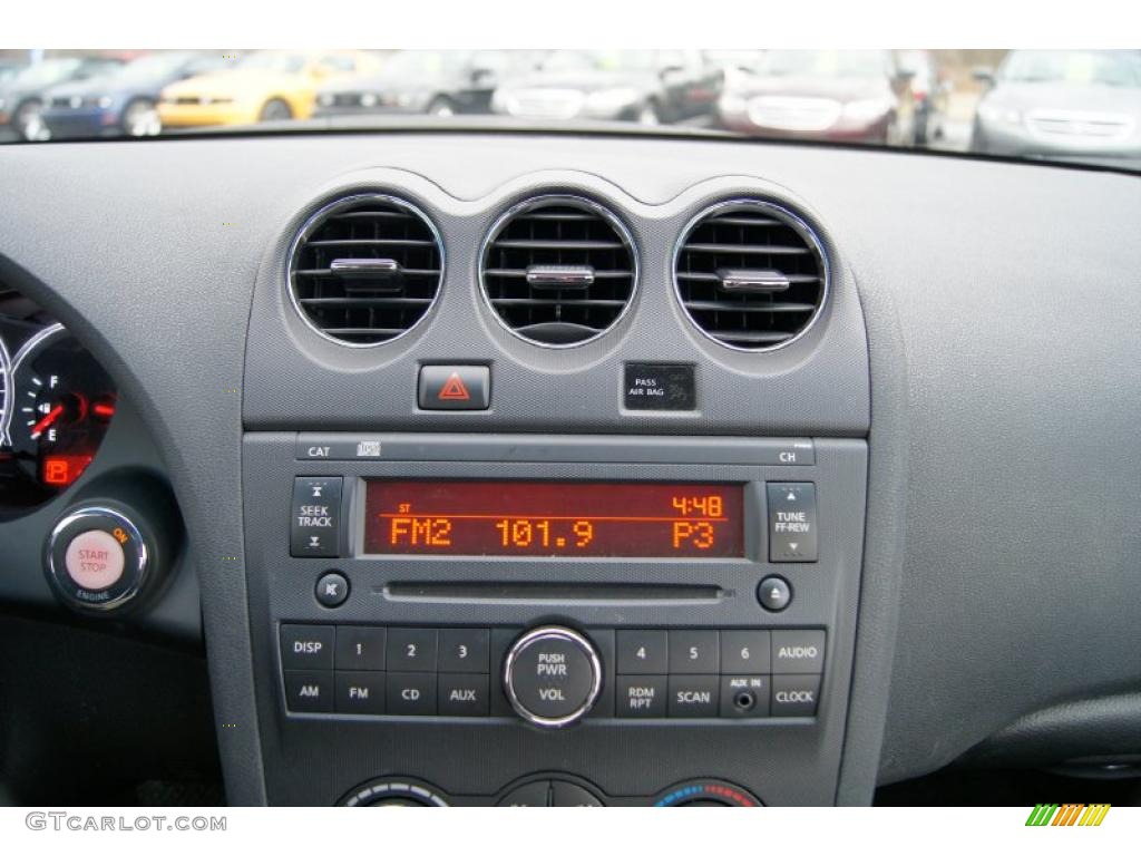 2010 Nissan Altima 2.5 S Controls Photo #46047188