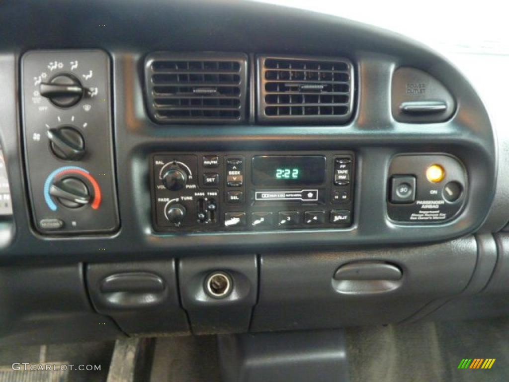 1998 Dodge Ram 1500 Sport Regular Cab 4x4 Controls Photo #46048550